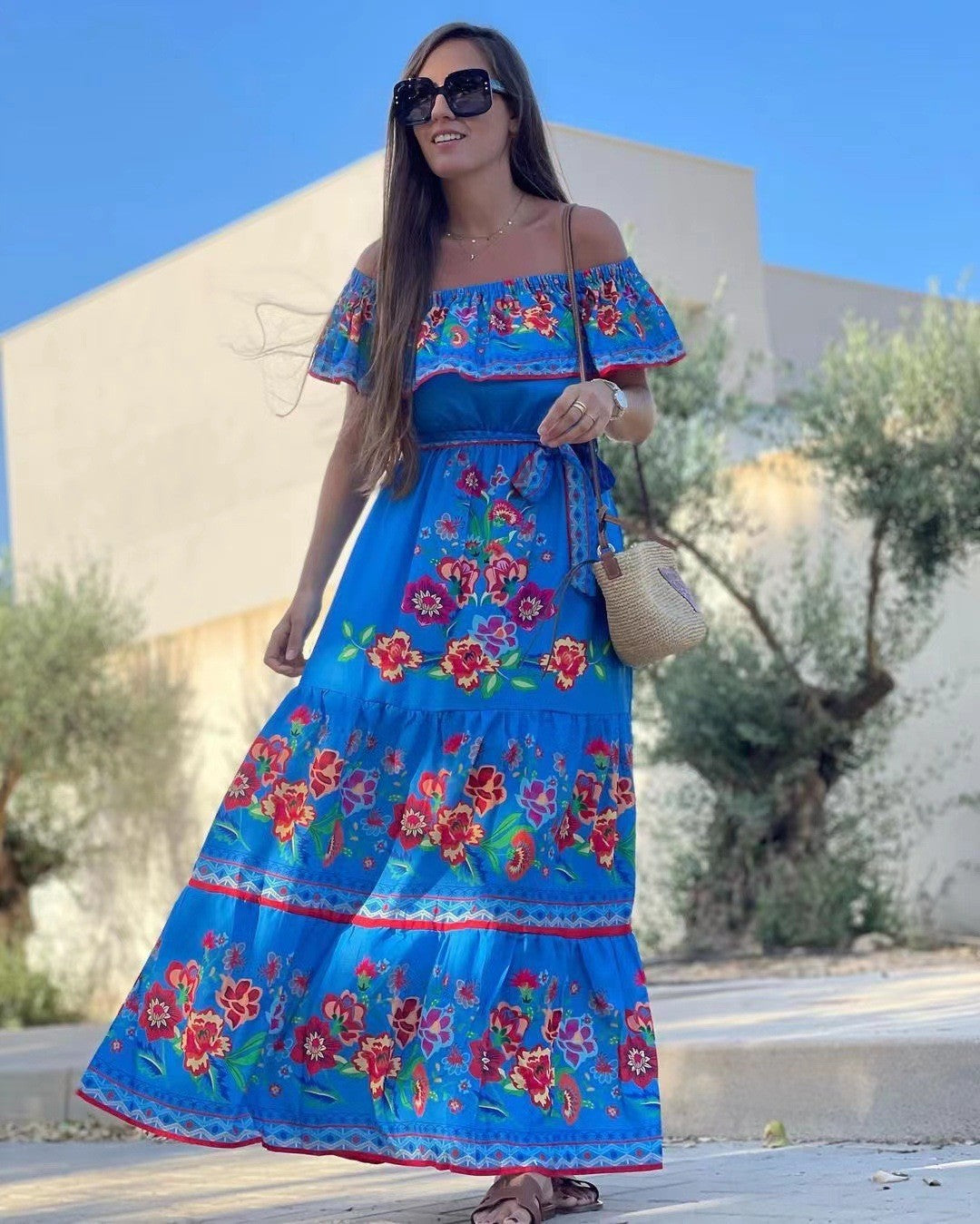 Femme Robe maxi florale – style dénudé et silhouette estivale