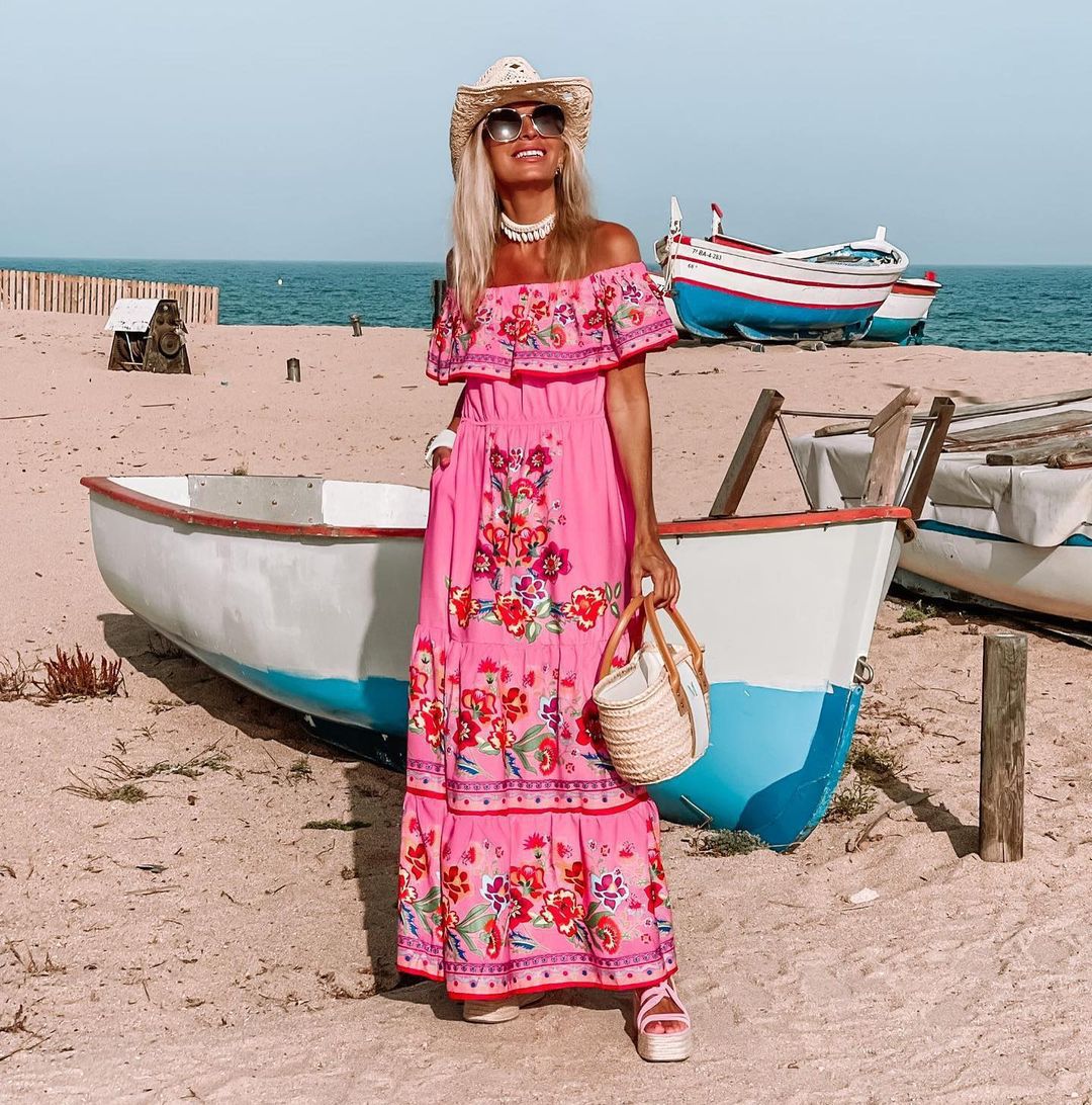 Femme Robe maxi florale – style dénudé et silhouette estivale