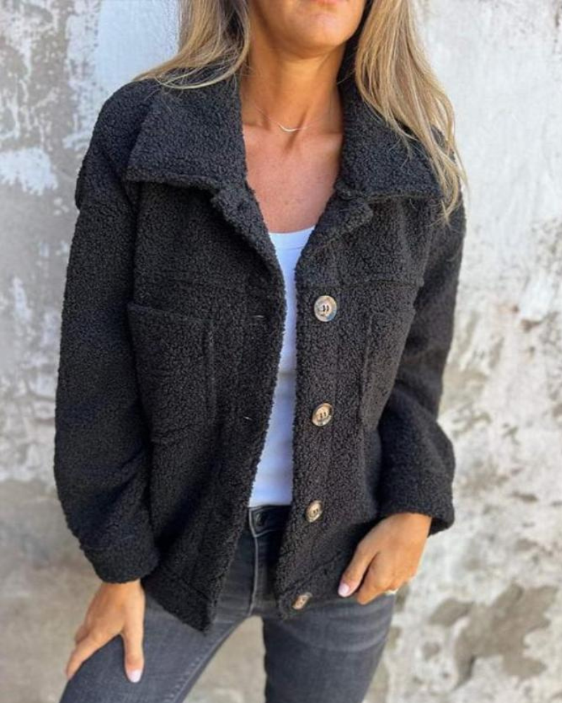 Veste en laine bouclée avec boutons