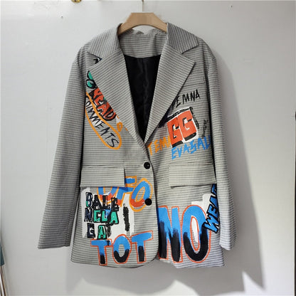 Blazer surdimensionné pour femmes avec une touche de modernité graphique