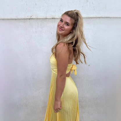 Femme Robe maxi – style élégant avec col en V et jupe plissée